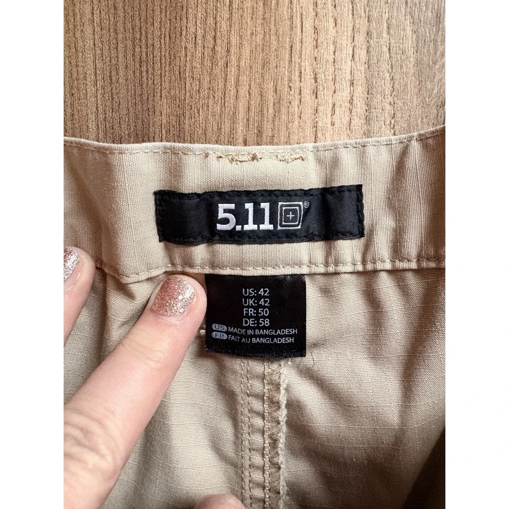 5.11 Tactical Series Shorts Mens 42 Khaki Cargo Cotton Blend Pockets Outdoors‎